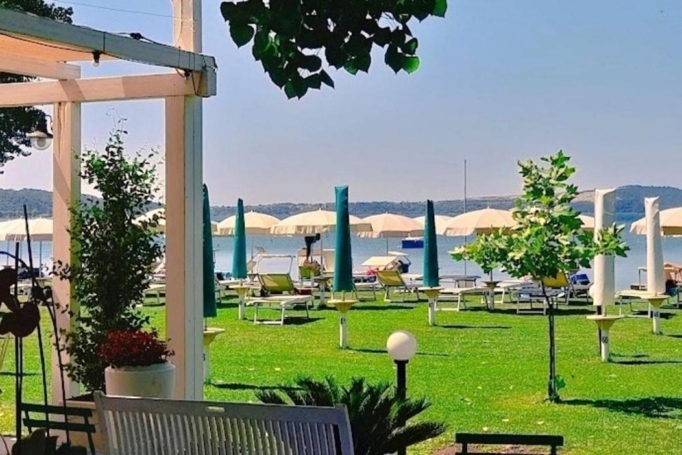 Villa Casa Paolina Nel Centro Di Bracciano Exterior foto